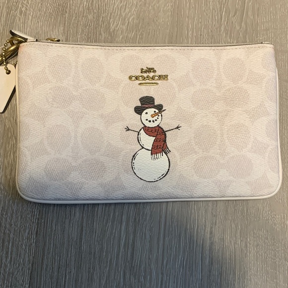 Coach Limited Edition NWOT Ivory/ Beige Corner Zip Wristlet with Snowman Motif - Picture 2 of 9